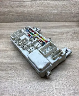 Mazda 3 I Fuse module BP4K66730F