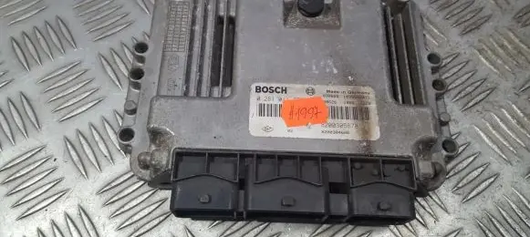 Renault Megane I Engine control unit/module 0281011276 8200305678
