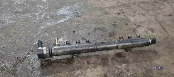 Volvo V60 Fuel main line pipe 0445215023 30757146