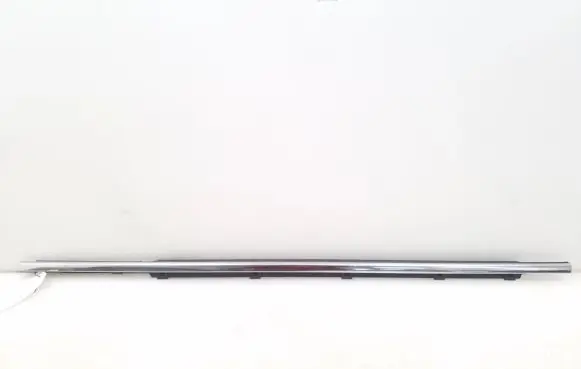 Hyundai Santa Fe Front door glass trim molding