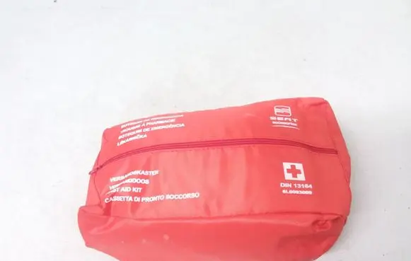 Seat Alhambra (Mk1) First aid kit 