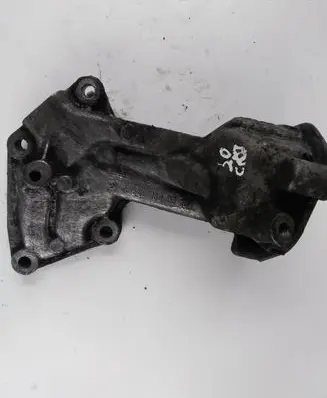 Mercedes-Benz E W211 Oil filter mounting bracket A6421800010