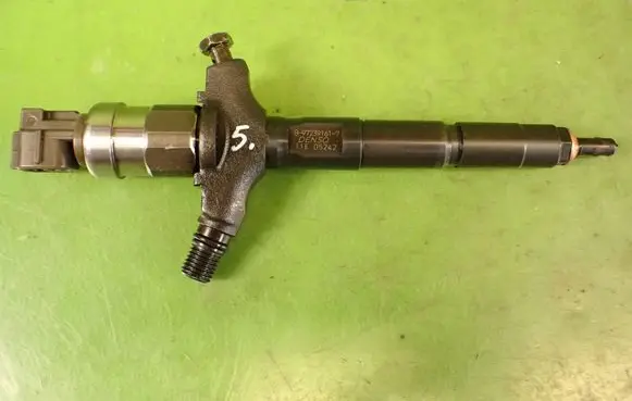 Opel Signum Fuel injector