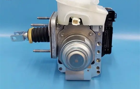 Ford Explorer Master brake cylinder L1MC-2D335-CB