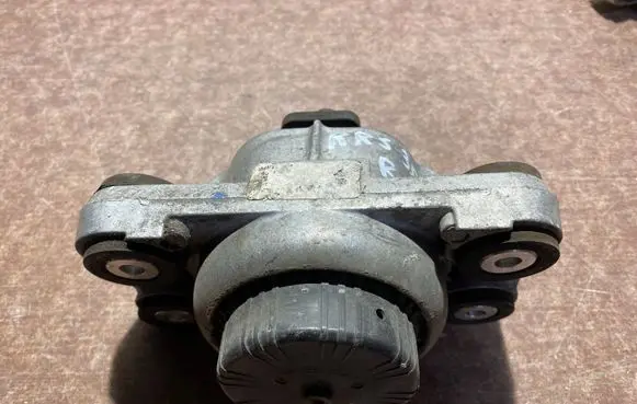 Land Rover Range Rover Sport L494 Engine mount bracket FPLA6A003BC