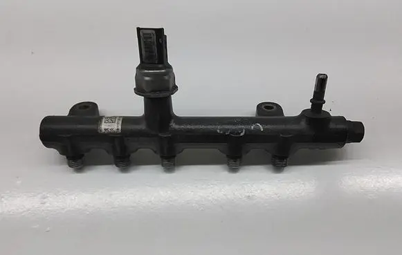 Ford Kuga II Fuel main line pipe 94675G01