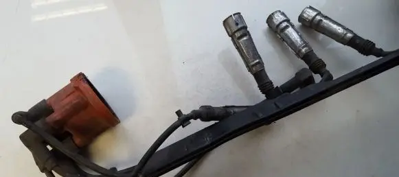 Volkswagen Polo III 6N 6N2 6NF Ignition plug leads 032905487B