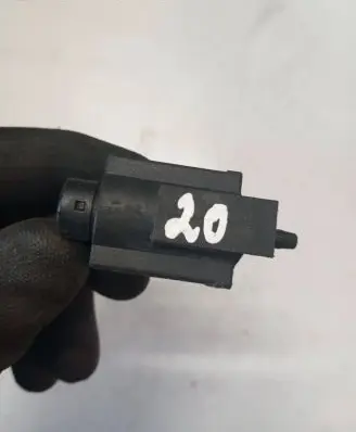 Volvo V70 Turbo solenoid valve 30611668 05T297 72224010