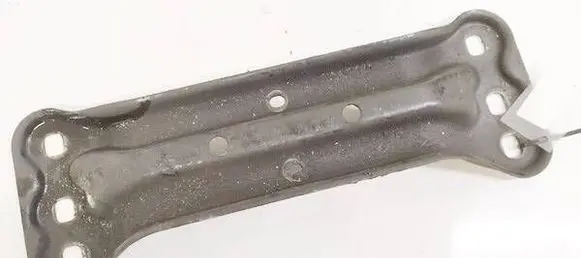Mercedes-Benz CLS C219 Engine mounting bracket
