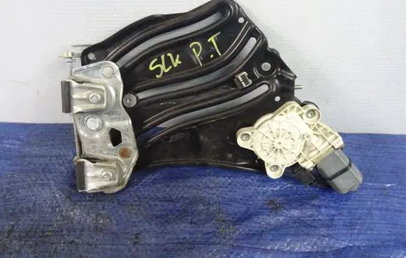 Mercedes-Benz SLK R171 Front door window regulator motor A1718200742