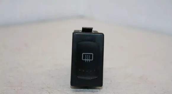 Volkswagen PASSAT B5.5 Windscreen/window heater switch 3B0959621C