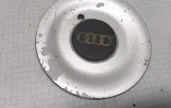 Audi 100 S4 C4 Non-original wheel cap 