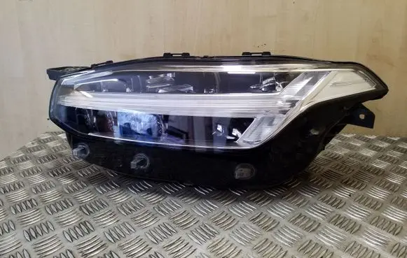 Volvo XC90 Headlight/headlamp 32228304