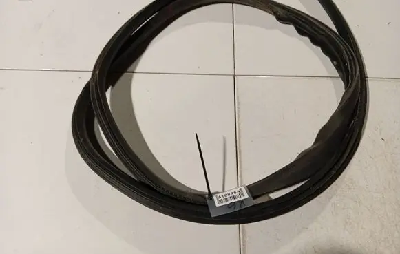 Volvo S40 Rubber seal rear door 