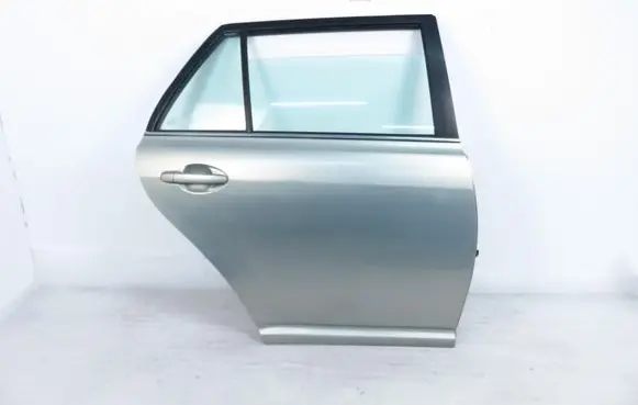 Toyota Avensis T250 Rear door 