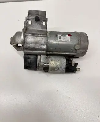 BMW 3 F30 F35 F31 Starter motor 8570846 01T15 4380000492