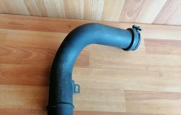 Mazda 6 Turbo air intake inlet pipe/hose R2AA13231