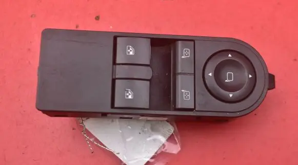 Opel Zafira B Electric window control switch 13228706CD