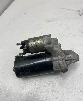 BMW 5 E60 E61 Starter motor 779689202 0001115046
