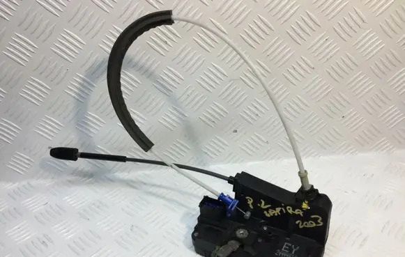 Opel Zafira A Front door lock 24444016