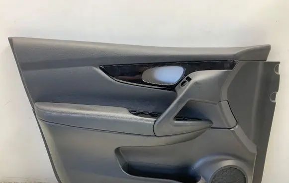 Nissan Qashqai Front door card panel trim 