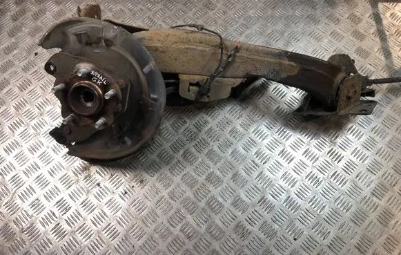 Rear wheel hub