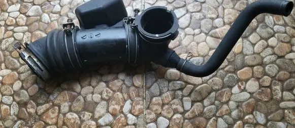 Toyota Prius+ (ZVW40) Air intake hose/pipe 1788037100