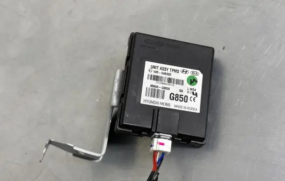 Hyundai i20 (GB IB) Door central lock control unit/module 95800C8500