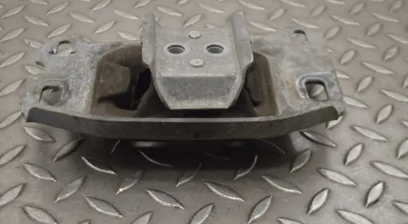 Peugeot 3008 II Engine mount bracket 9807420980 9673768480