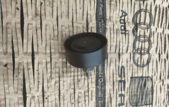 Audi Q5 SQ5 Alternator belt tensioner pulley 06m903341d