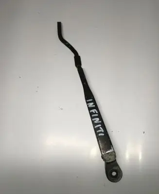 Nissan Pathfinder R50 Rear wiper blade arm