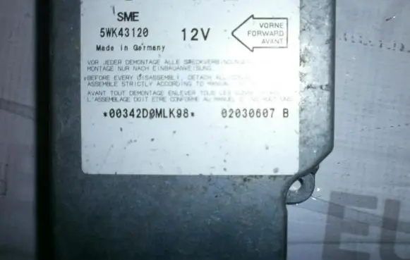 Skoda Octavia Mk1 (1U) Airbag control unit/module 1C0909601 1c090960101p