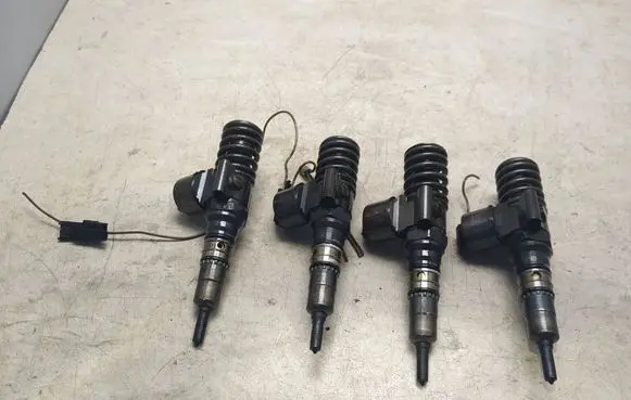 Volkswagen PASSAT B6 Fuel injectors set 0414720404