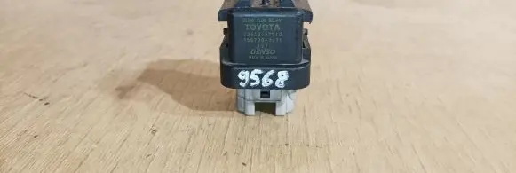Toyota Avensis T250 Glow plug pre-heat relay 2861067010 1567000671 DENSO