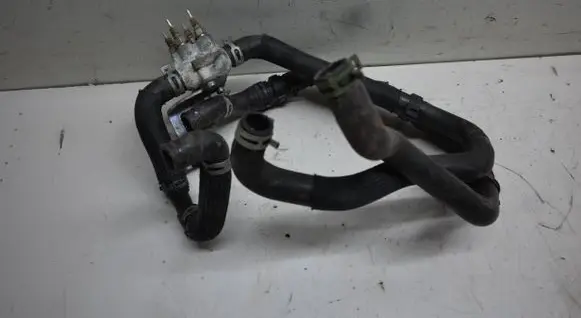 Engine coolant pipe/hose