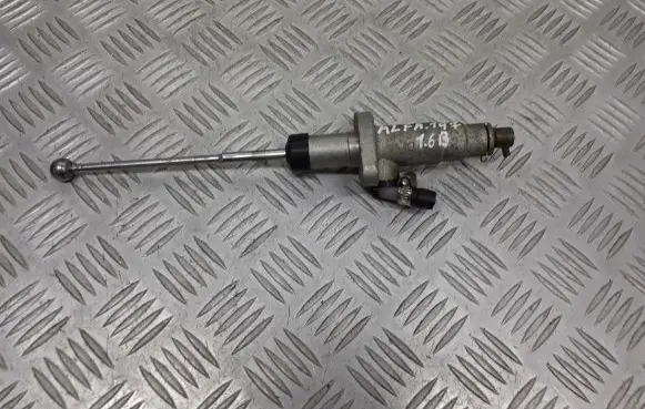 Alfa Romeo 147 Clutch slave cylinder 