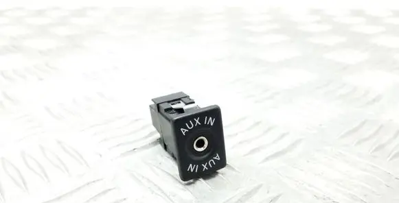 Volkswagen Golf VI AUX in-socket connector 5M0035724