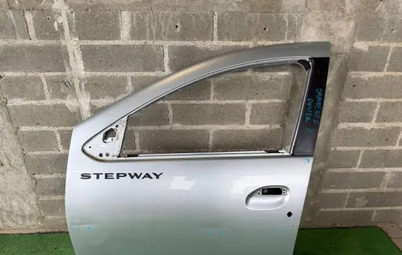 Dacia Duster II Front door