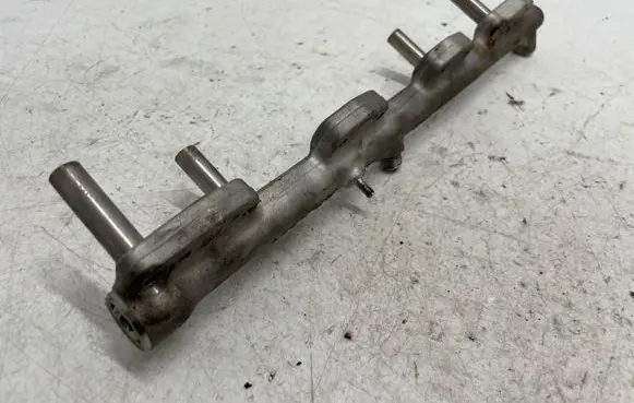 BMW 3 G20 G21 Fuel main line pipe 8665633