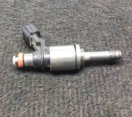 Renault Clio IV Fuel injector H8201438013