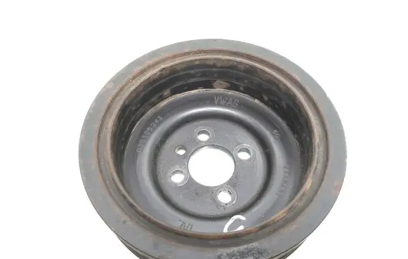 Volkswagen Golf V Crankshaft pulley 03G105243