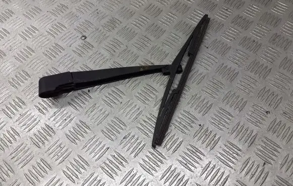 Citroen C4 I Rear wiper blade arm