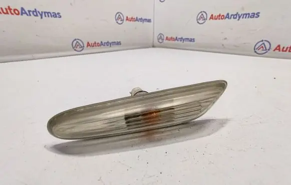 BMW 5 E60 E61 Front fender indicator light 7165742 63137165742 63136923920