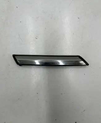 Mini Cooper Countryman R60 Tailgate/trunk side cover trim 