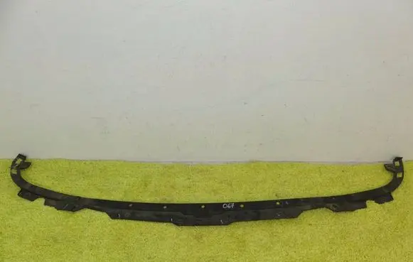 BMW 1 F40 Front bumper mounting bracket 8075612