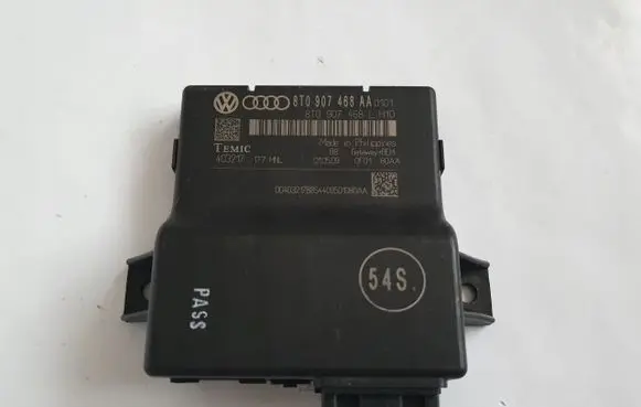 Audi A5 8T 8F Gateway control module 8T0907468AA