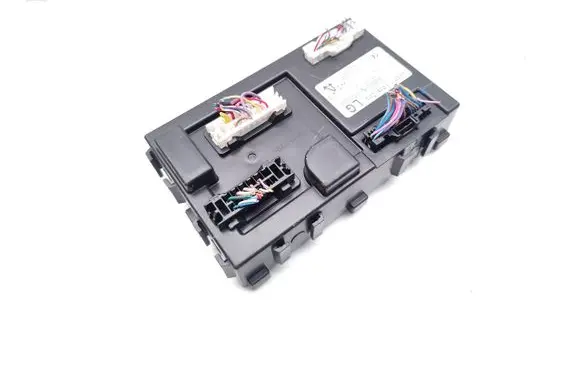 Nissan Leaf I (ZE0) Central body control module 284B14NR0A