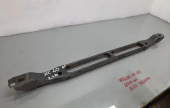 Volvo XC60 Bottom radiator support slam panel 