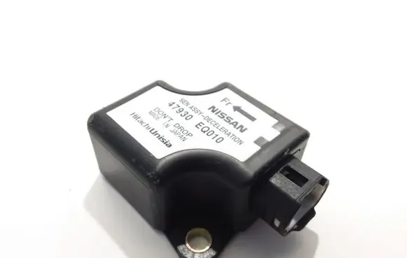 Nissan X-Trail T30 ESP acceleration yaw rate sensor 47930EQ010