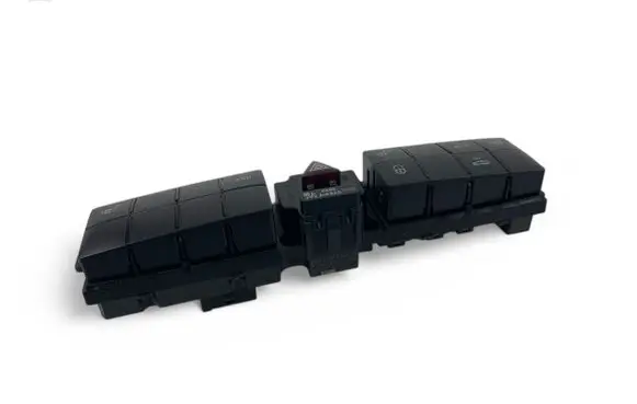 Mercedes-Benz C W203 Hazard light switch 2038700251